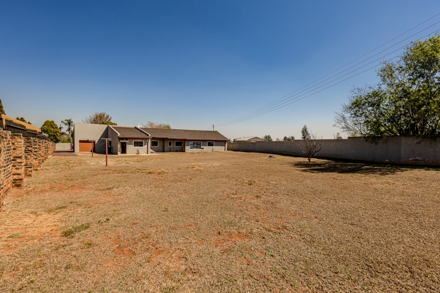 4 Bedroom Property for Sale in Greenhills Gauteng