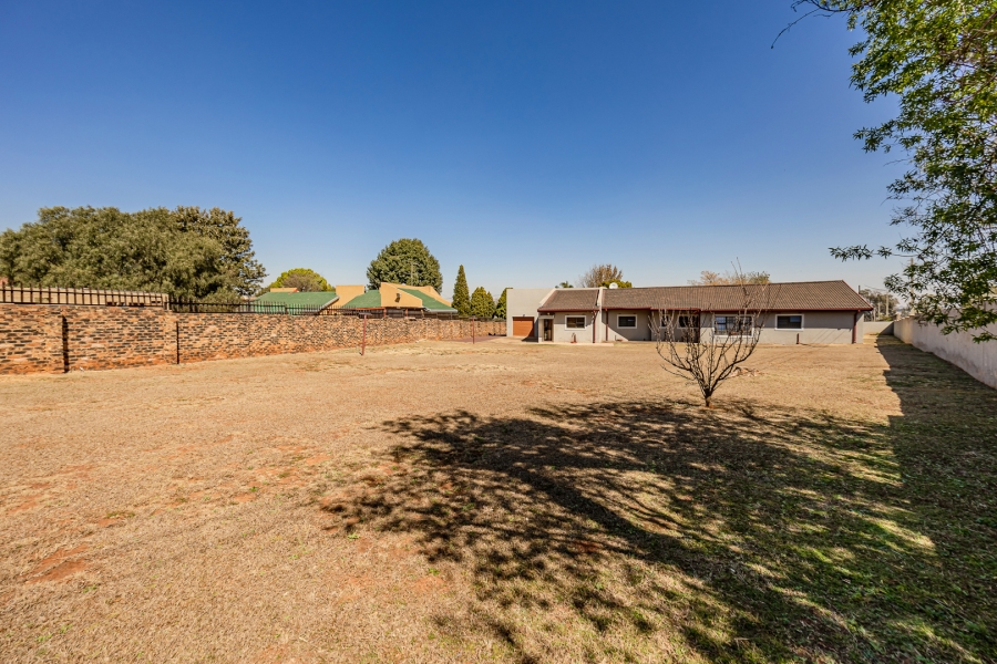 4 Bedroom Property for Sale in Greenhills Gauteng