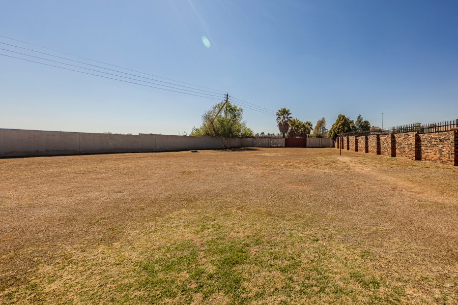 4 Bedroom Property for Sale in Greenhills Gauteng