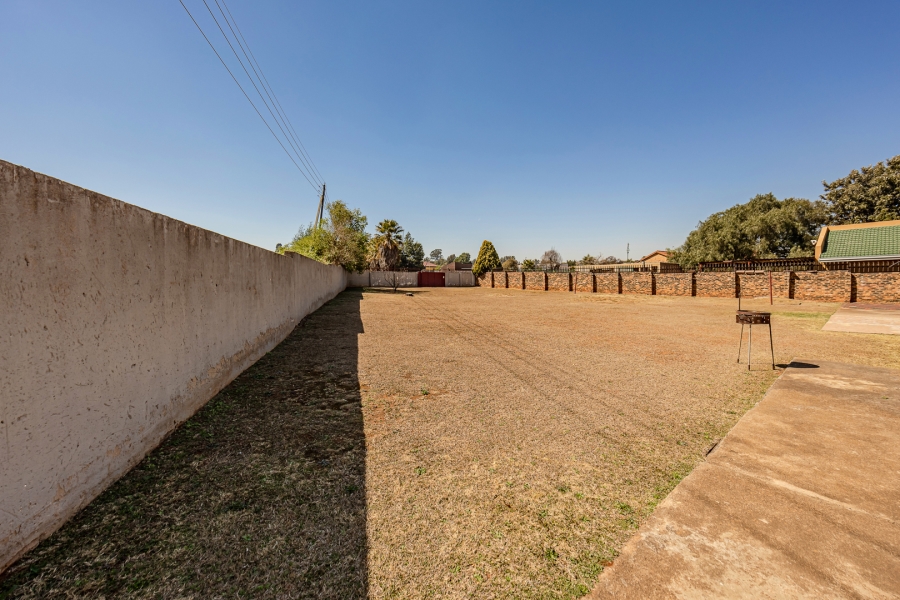 4 Bedroom Property for Sale in Greenhills Gauteng