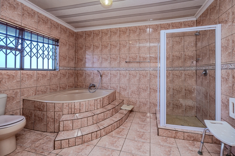 4 Bedroom Property for Sale in Greenhills Gauteng