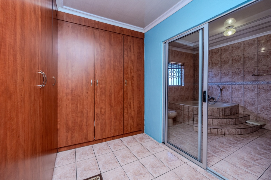 4 Bedroom Property for Sale in Greenhills Gauteng