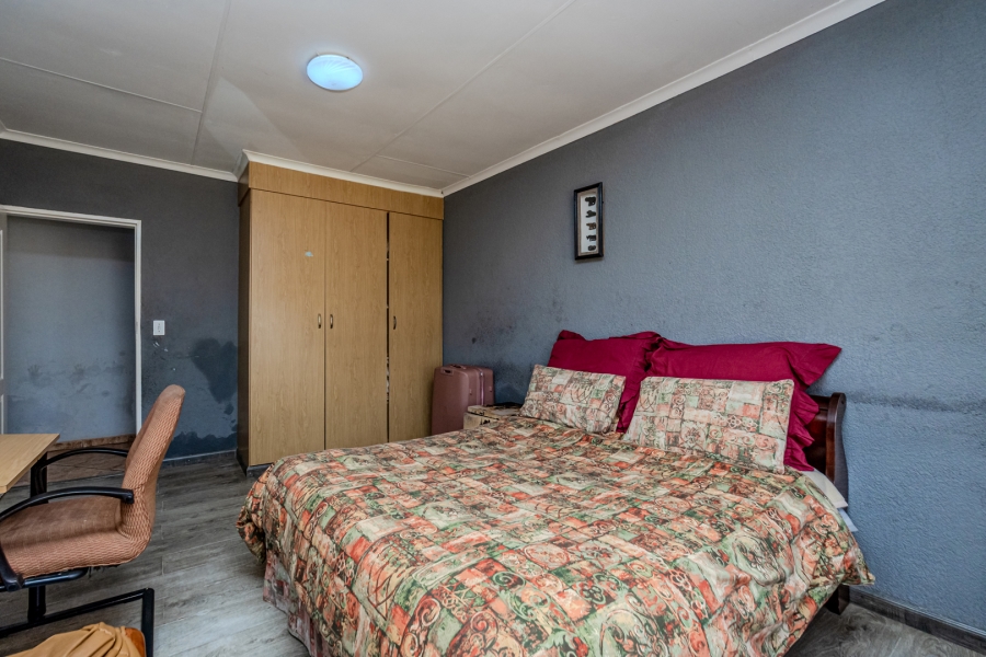 4 Bedroom Property for Sale in Greenhills Gauteng