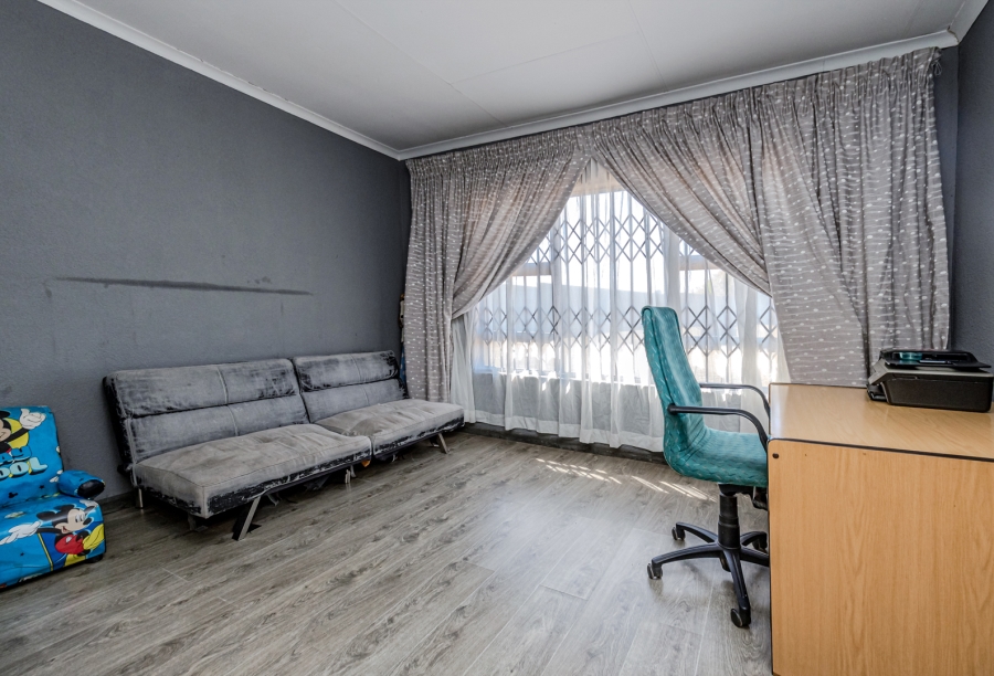 4 Bedroom Property for Sale in Greenhills Gauteng