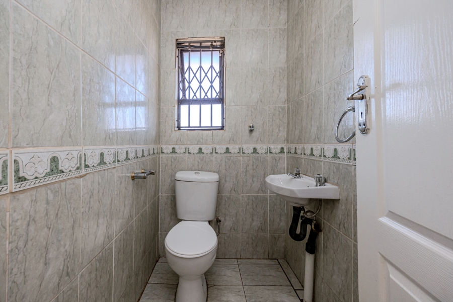 4 Bedroom Property for Sale in Greenhills Gauteng