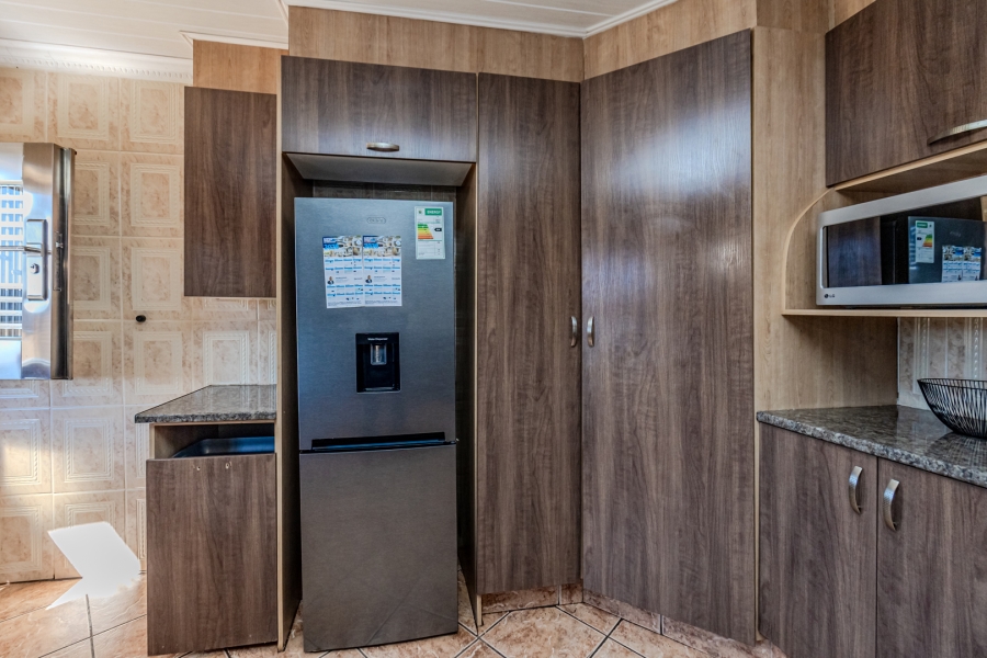 4 Bedroom Property for Sale in Greenhills Gauteng