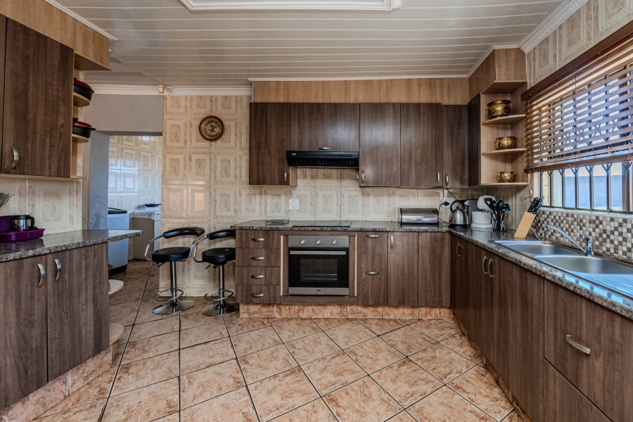 4 Bedroom Property for Sale in Greenhills Gauteng