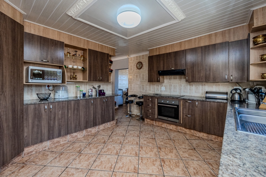 4 Bedroom Property for Sale in Greenhills Gauteng