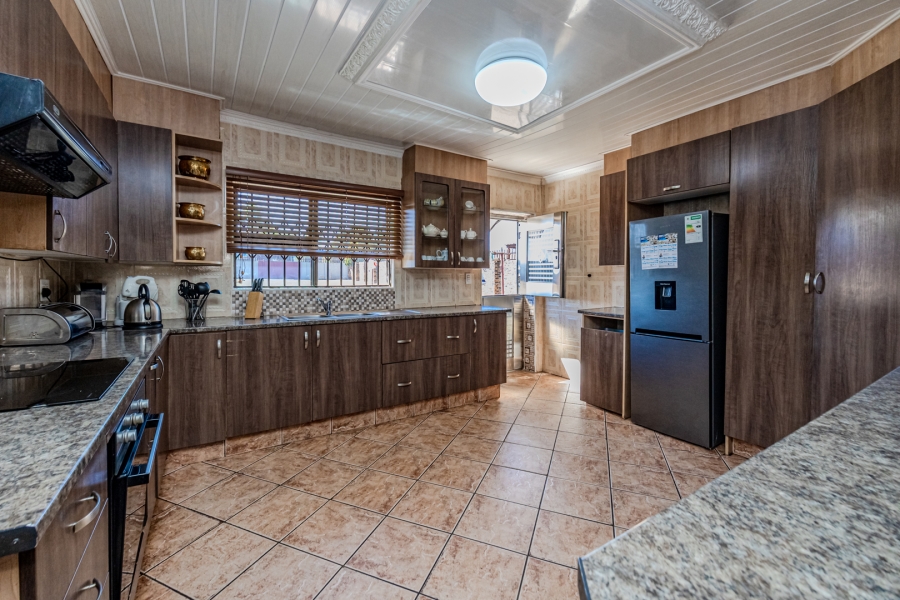 4 Bedroom Property for Sale in Greenhills Gauteng