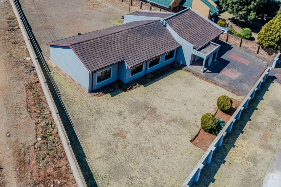 4 Bedroom Property for Sale in Greenhills Gauteng