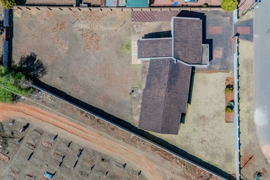 4 Bedroom Property for Sale in Greenhills Gauteng