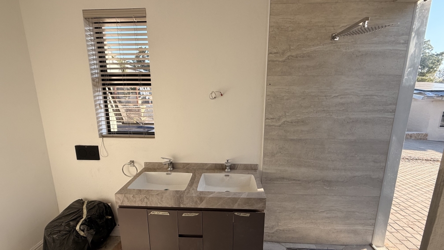 To Let 2 Bedroom Property for Rent in Bryanston Gauteng