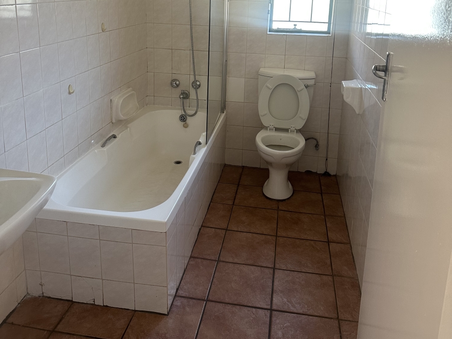 2 Bedroom Property for Sale in Faerie Glen Gauteng