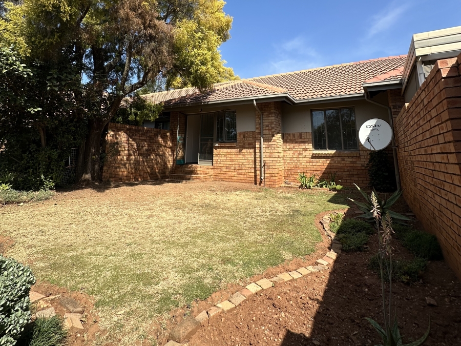 2 Bedroom Property for Sale in Faerie Glen Gauteng