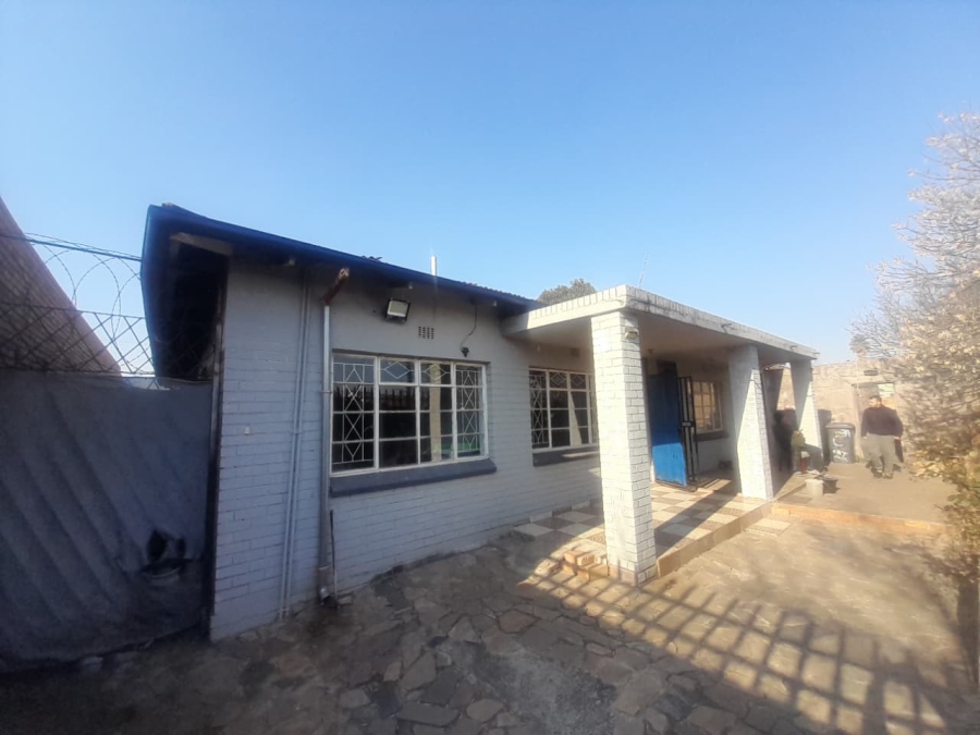 4 Bedroom Property for Sale in Mackenzieville Gauteng