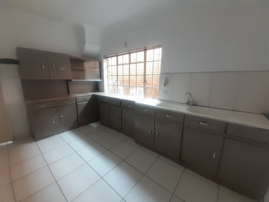 4 Bedroom Property for Sale in Mackenzieville Gauteng