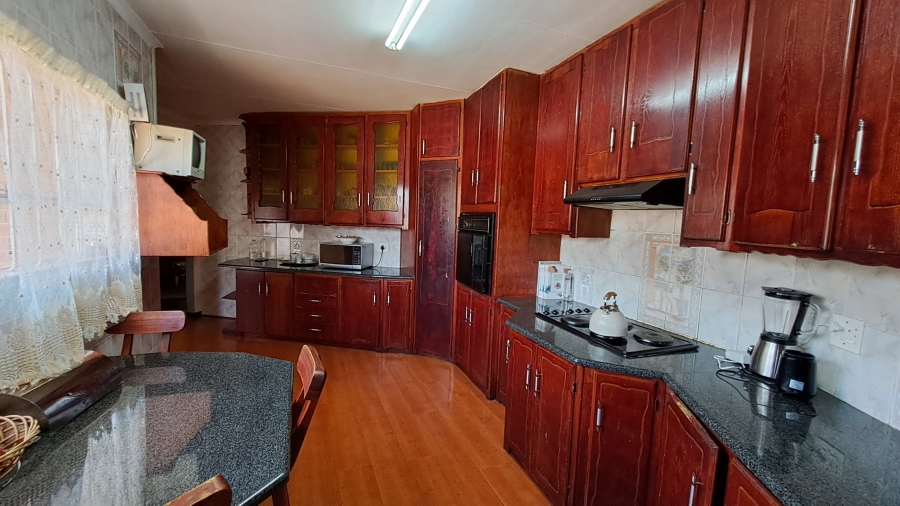5 Bedroom Property for Sale in Ferryvale Gauteng