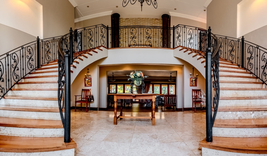 6 Bedroom Property for Sale in Olympus Ridge Gauteng