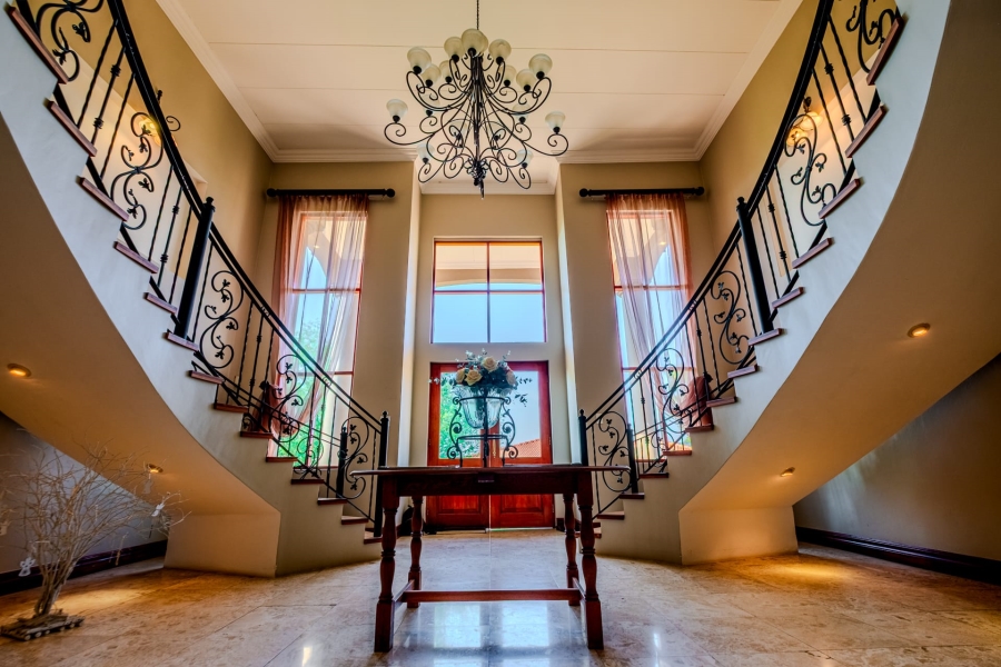 6 Bedroom Property for Sale in Olympus Ridge Gauteng