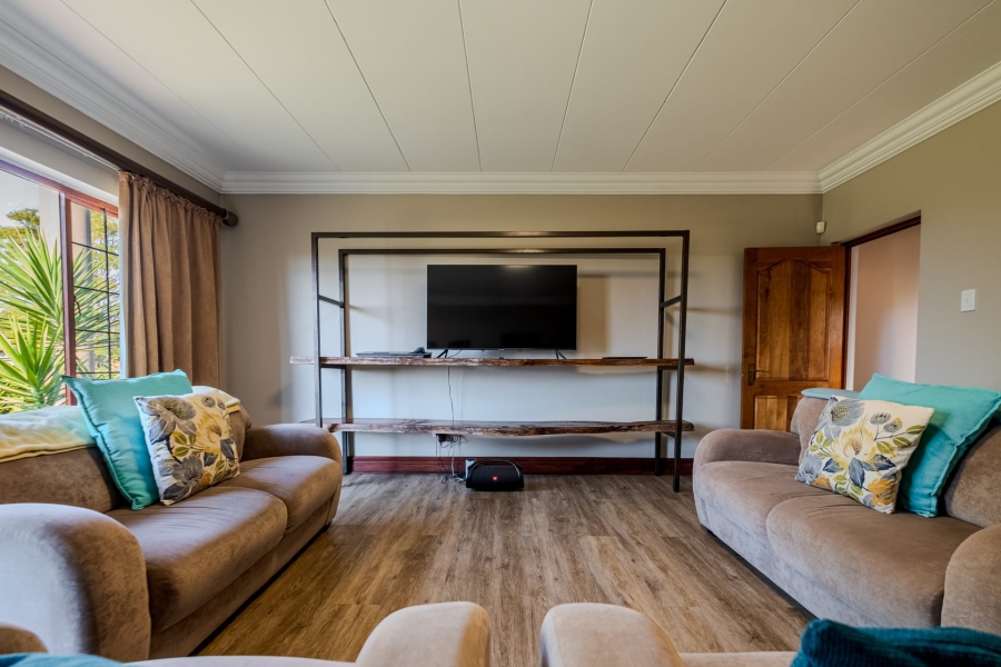 6 Bedroom Property for Sale in Olympus Ridge Gauteng