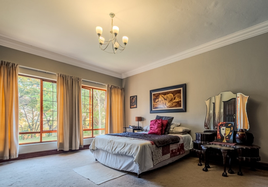 6 Bedroom Property for Sale in Olympus Ridge Gauteng