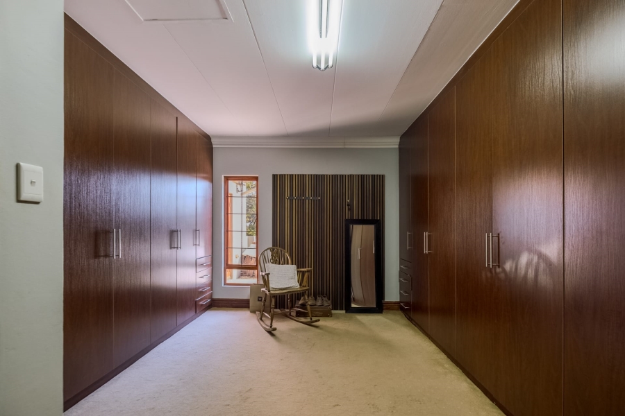 6 Bedroom Property for Sale in Olympus Ridge Gauteng