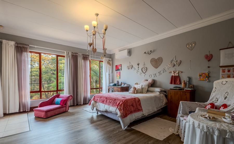 6 Bedroom Property for Sale in Olympus Ridge Gauteng