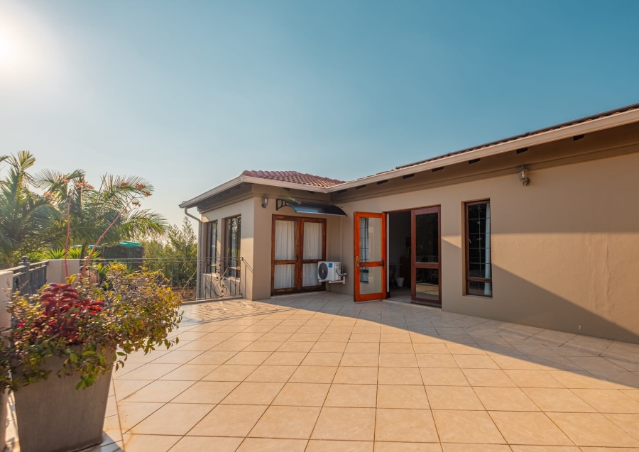 6 Bedroom Property for Sale in Olympus Ridge Gauteng