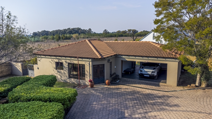 6 Bedroom Property for Sale in Olympus Ridge Gauteng
