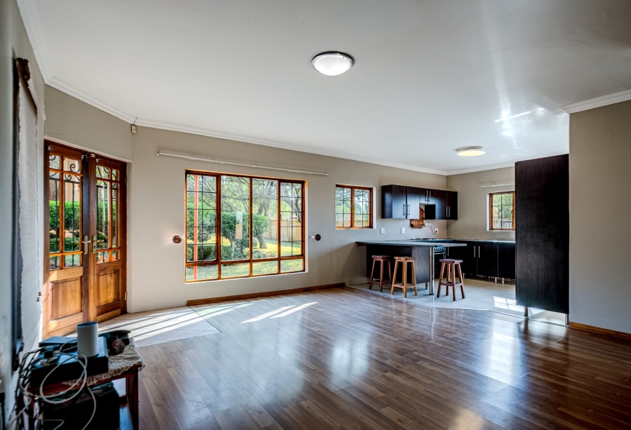 6 Bedroom Property for Sale in Olympus Ridge Gauteng