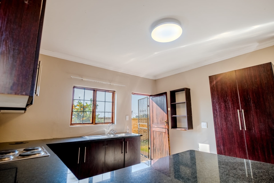 6 Bedroom Property for Sale in Olympus Ridge Gauteng