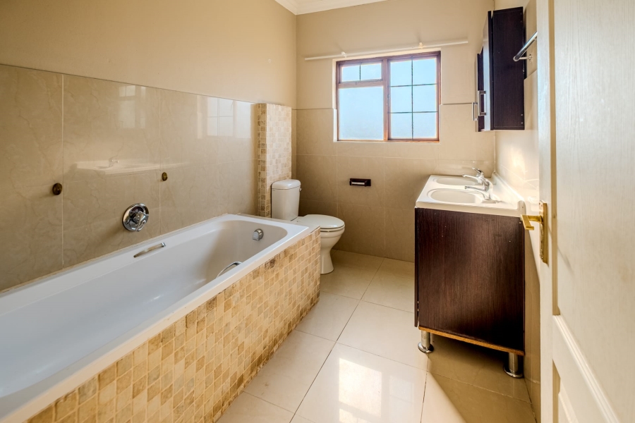 6 Bedroom Property for Sale in Olympus Ridge Gauteng