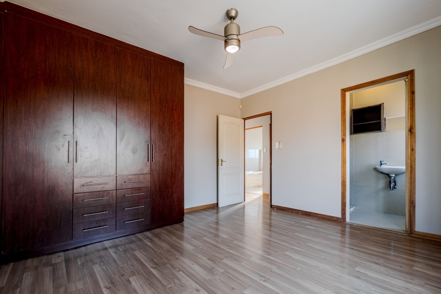 6 Bedroom Property for Sale in Olympus Ridge Gauteng