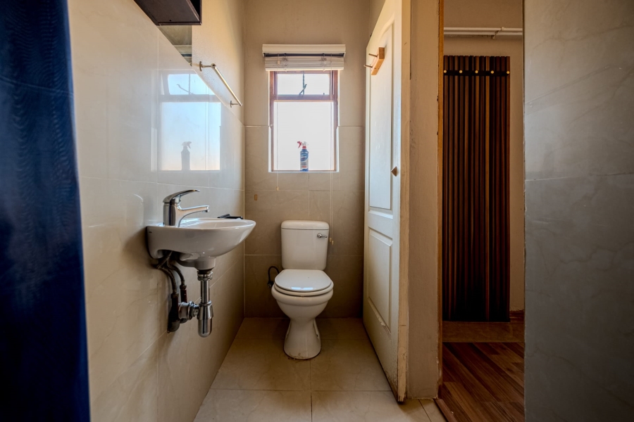 6 Bedroom Property for Sale in Olympus Ridge Gauteng