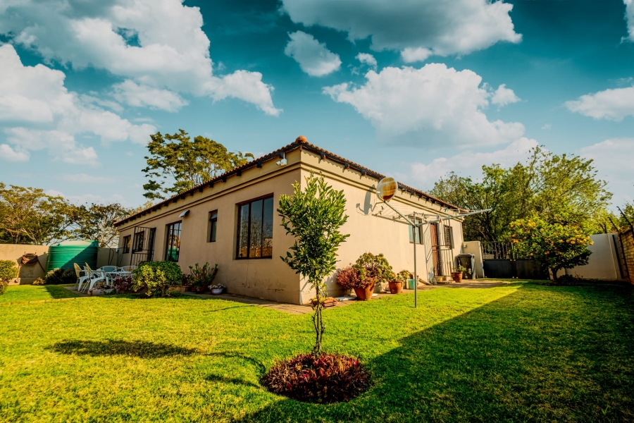 6 Bedroom Property for Sale in Olympus Ridge Gauteng