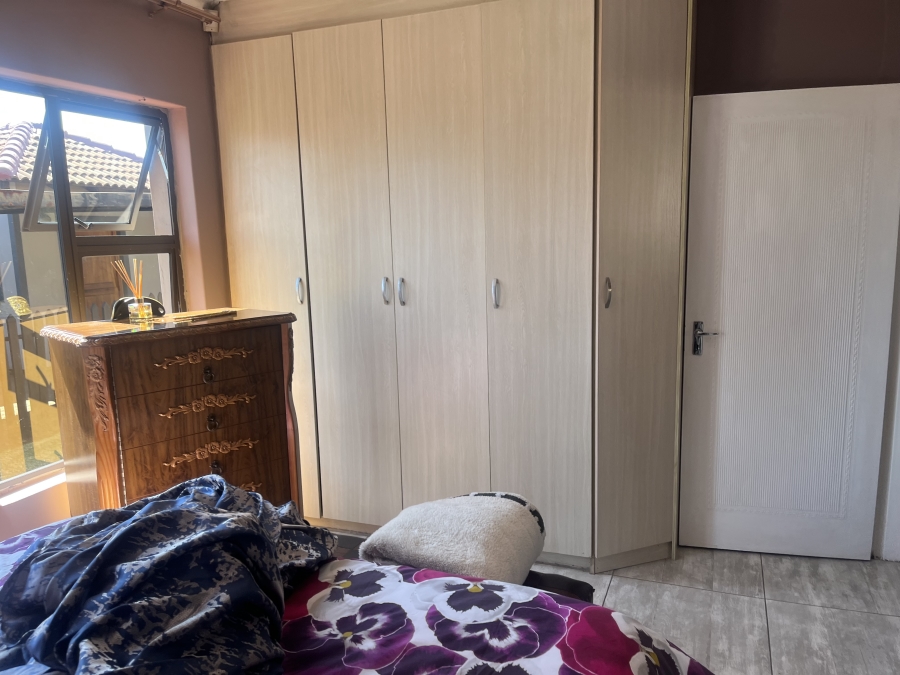 3 Bedroom Property for Sale in Albertsdal Gauteng