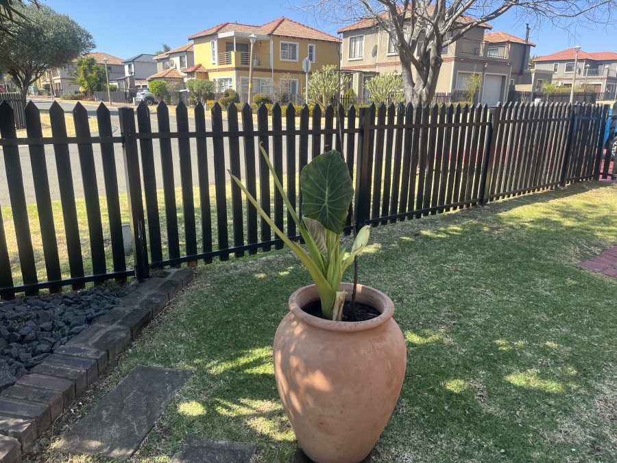 3 Bedroom Property for Sale in Albertsdal Gauteng