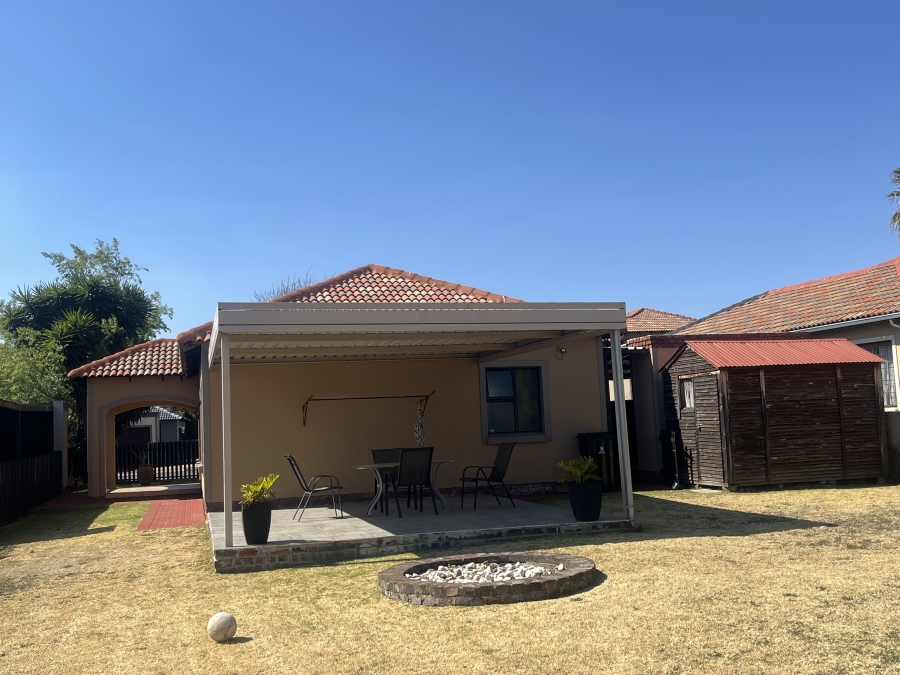3 Bedroom Property for Sale in Albertsdal Gauteng