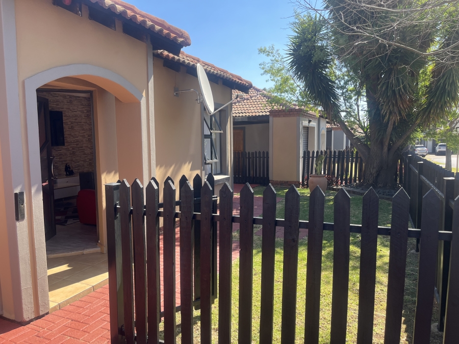 3 Bedroom Property for Sale in Albertsdal Gauteng
