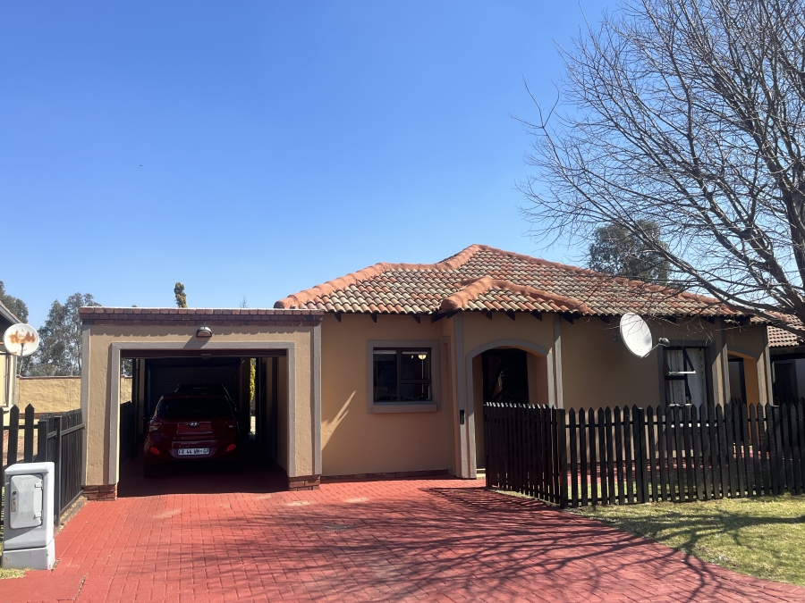 3 Bedroom Property for Sale in Albertsdal Gauteng