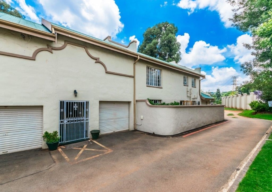 3 Bedroom Property for Sale in Helderkruin Gauteng