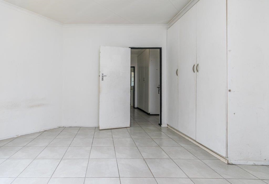 3 Bedroom Property for Sale in Helderkruin Gauteng