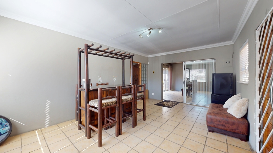 3 Bedroom Property for Sale in Gosforth Park Gauteng