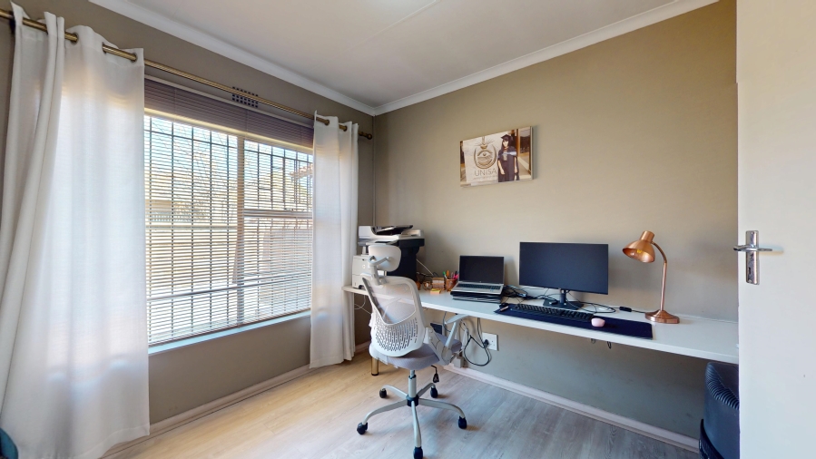 3 Bedroom Property for Sale in Gosforth Park Gauteng
