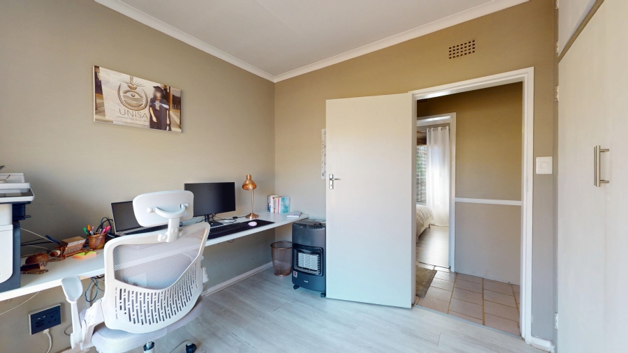 3 Bedroom Property for Sale in Gosforth Park Gauteng
