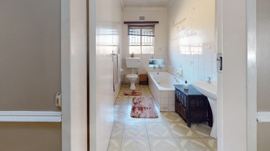 3 Bedroom Property for Sale in Gosforth Park Gauteng