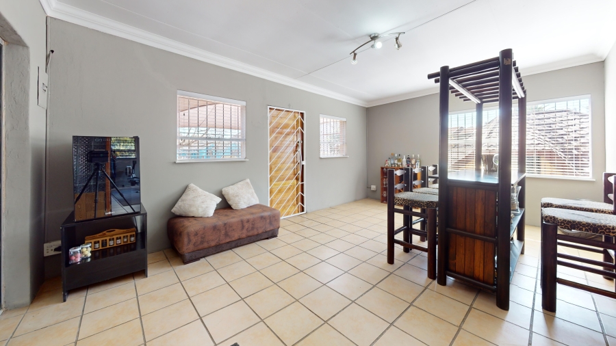3 Bedroom Property for Sale in Gosforth Park Gauteng