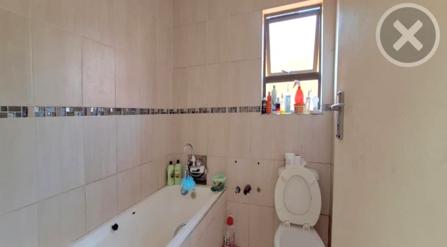 2 Bedroom Property for Sale in Windmill Park Gauteng