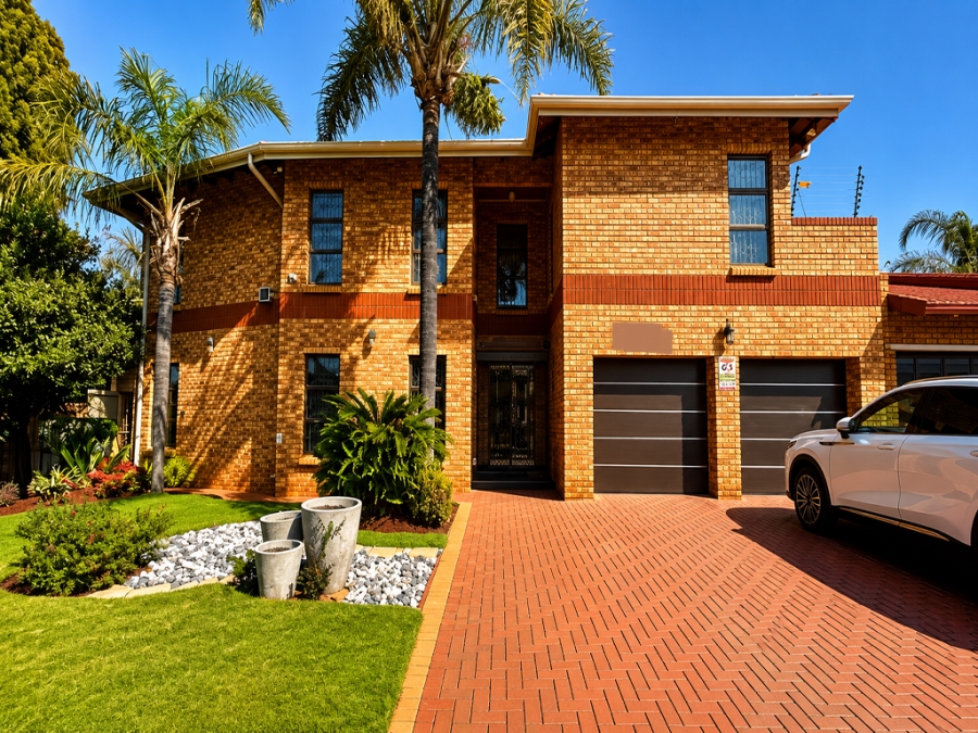 5 Bedroom Property for Sale in Lenasia Gauteng