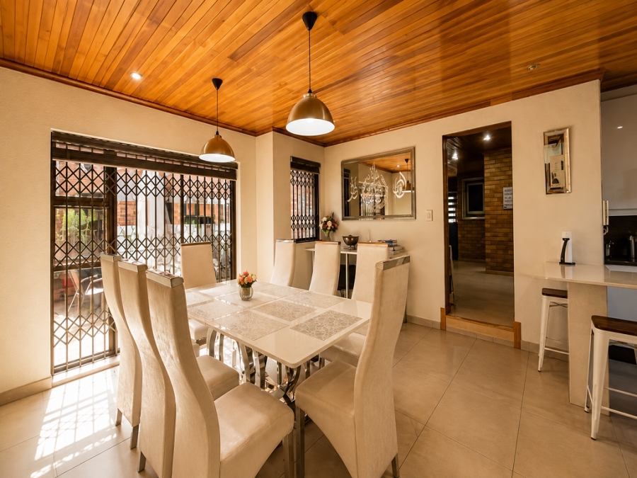 5 Bedroom Property for Sale in Lenasia Gauteng